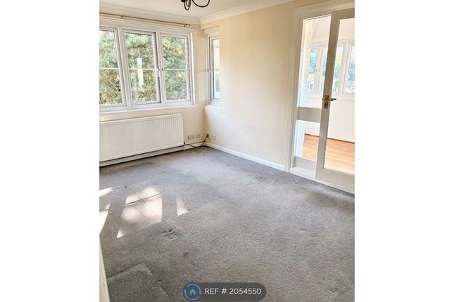 Newtonside, Burfield Road Old Windsor, Windsor photo 3