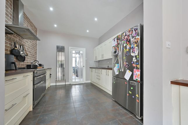 4-bed house on Vaughan Road, West Harrow, £4,800/mo