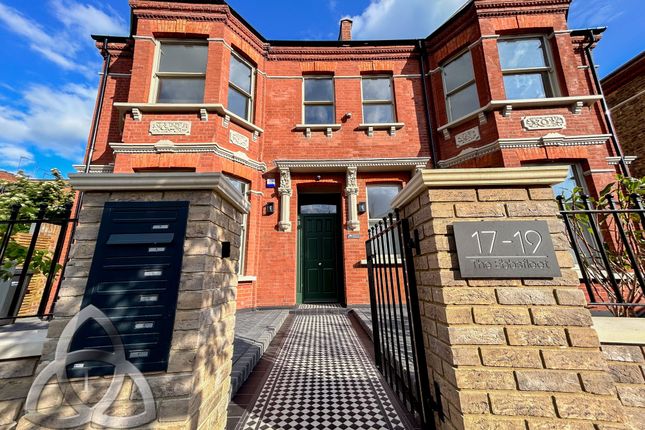 Flat B, 17-19 Ebbsfleet Road, London photo 3