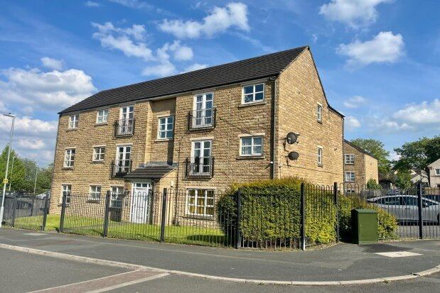 Thumbnail Property to rent in Marlington Drive, Huddersfield