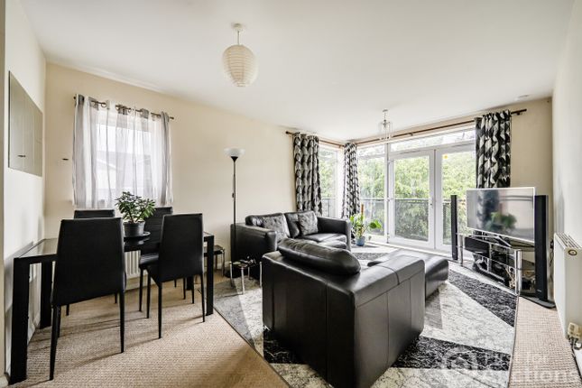 42, Wilton Court, Staffordshire photo 3