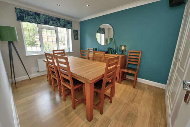 29, Howard Drive, Farnborough photo 4