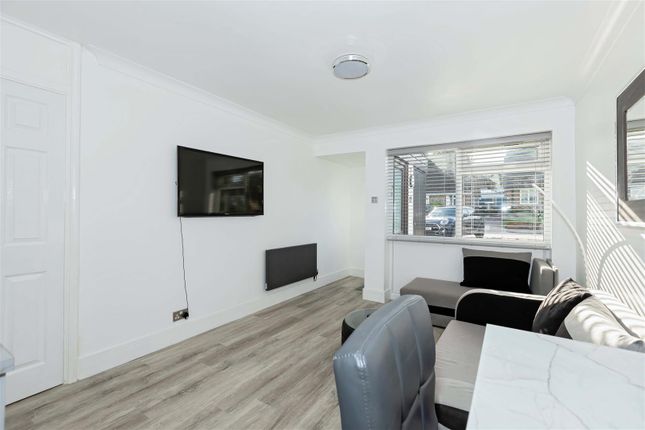 17, Floral Dene Court, Wantley Road, Worthing photo 4