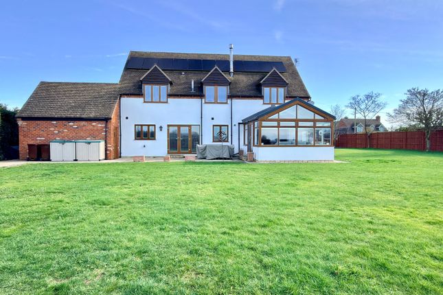 4-bed house on Fourwynds, Hillend, Twyning, £900,000
