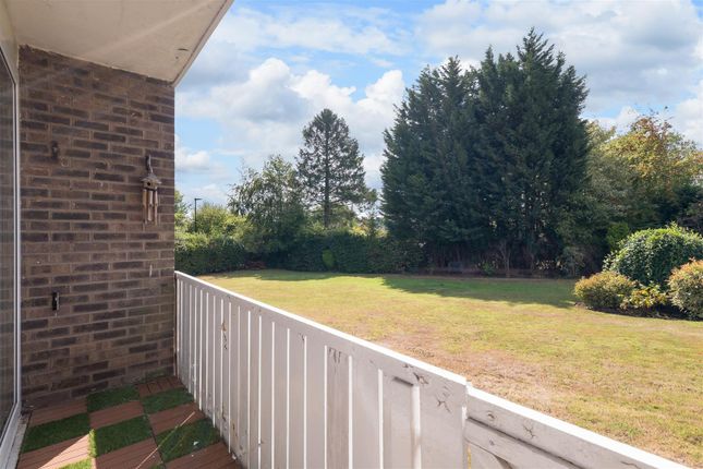 2, Burlington Close, Dore, Sheffield photo 3