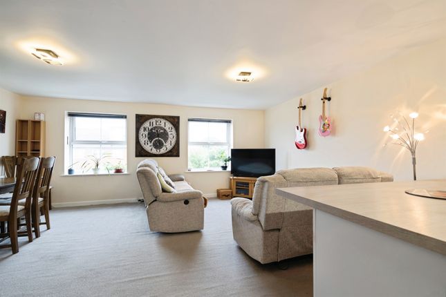 3, Orchard House, Grays Orchard, SALISBURY photo 2