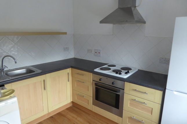 8A, Walton Street, Tadworth photo 4