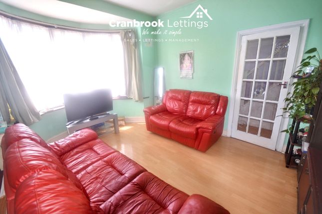 5, Hamilton Avenue, Ilford photo 4