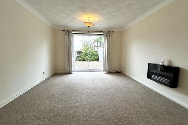 25, Wishart Way, Chippenham photo 4
