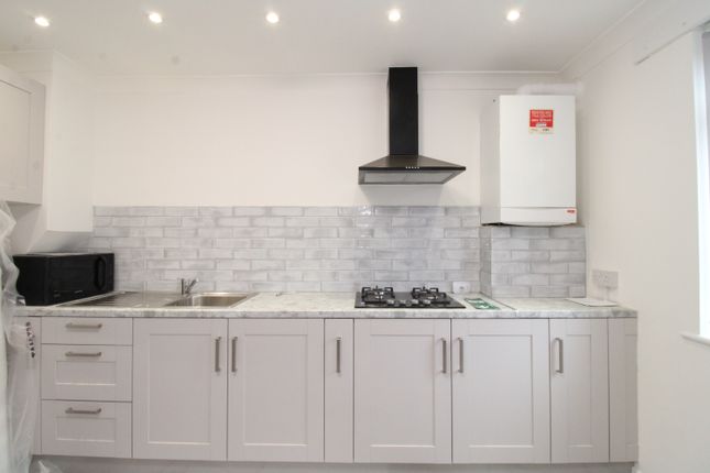 ROOM 4, 146, Gardenia Avenue, Luton photo 2