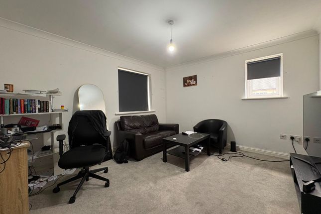 2, Gladstone Court, West Yorkshire photo 3