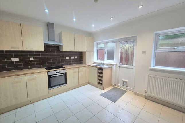 25, Oak Street, Tonypandy photo 3