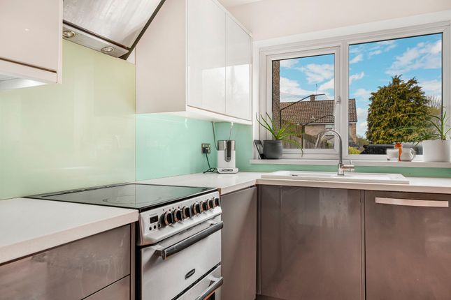 12 Park Mead, Harlow photo 4