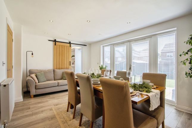 1, Spruce Garth, Leeds photo 4