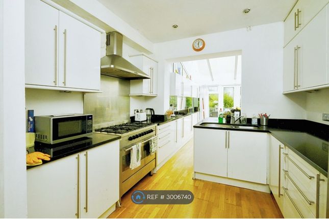 Corona Road, Lee, London photo 2