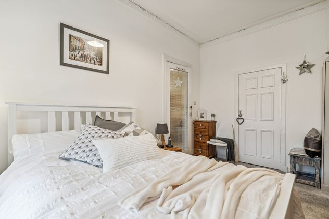 Flat for sale in Skirving Street, Shawlands, Glasgow