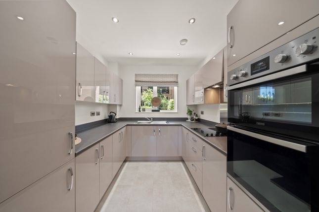 Button House, Spinning Wheel Way, Hackbridge photo 5