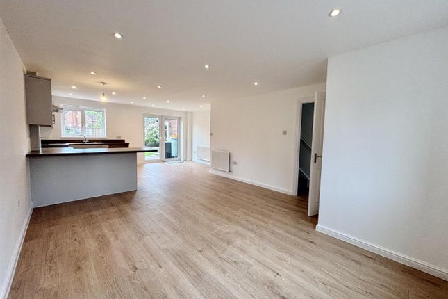 19, Brionne Way, Shaftesbury photo 4
