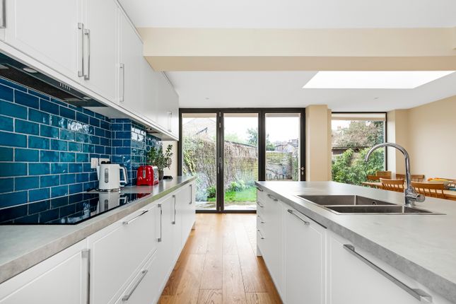 End terrace house for sale in Evelina Road, London
