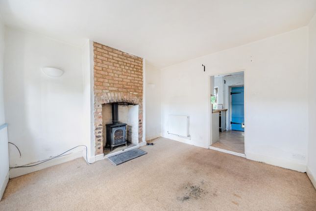 18, Chester Crescent, Gloucestershire photo 3