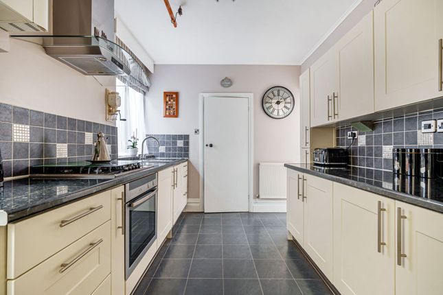 70 West Hill, Epsom photo 3