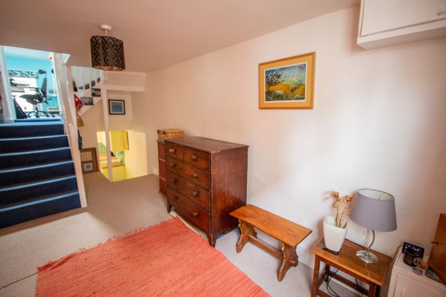 The Old Manor Cottage, 1 Sandhill Street, Ottery St Mary photo 3