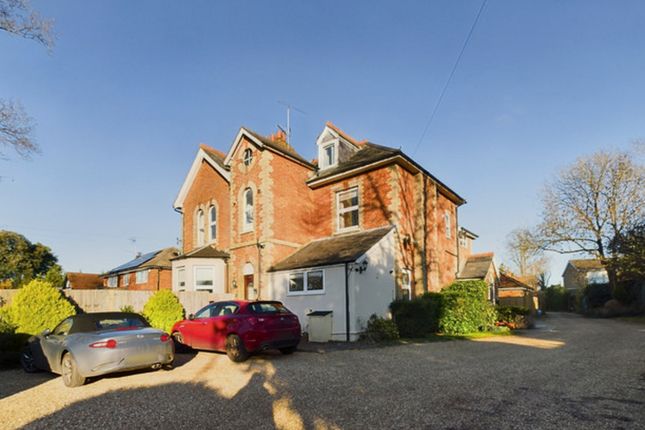 Thumbnail Flat for sale in Wargrave Road, Twyford