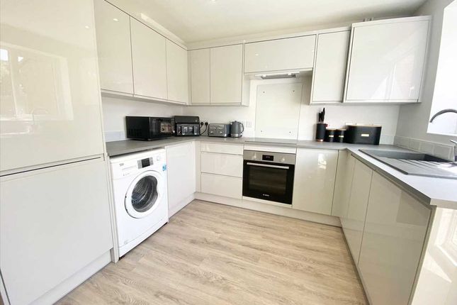 10, Roe Gardens, Nottingham photo 3