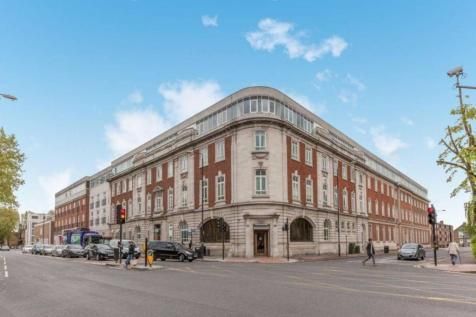 2-bed flat on 6, The Quadrangle House, Stratford, £400,000