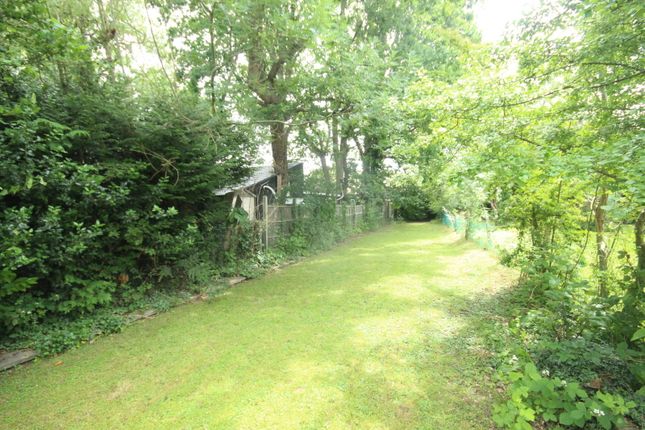 33, Cuckoo Hill Drive, Pinner photo 4