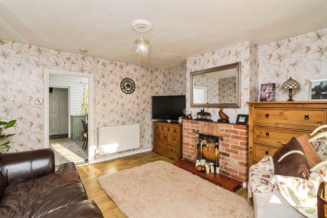 221, Church Road, Lowestoft photo 4