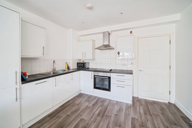 111, Judge Street, Watford photo 3