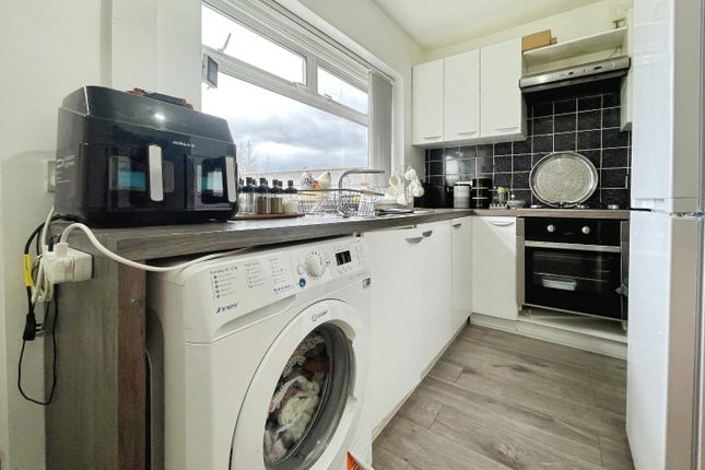 28, Northcote Road, Bradford photo 5