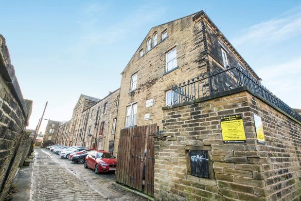 Property to rent in Balmoral Place, Halifax