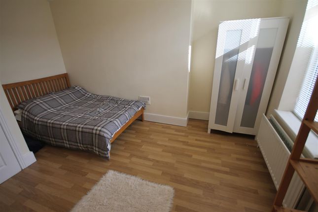Roxburgh Place, Newcastle Upon Tyne photo 4
