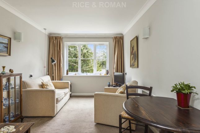 11 Alexandra Lodge, Monument Hill, Weybridge photo 2