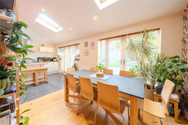 54, Gledhow Park Grove, Leeds photo 4
