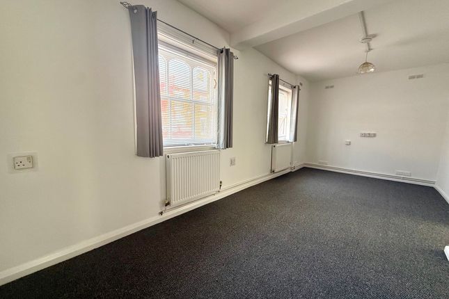 Flat 1, 67 High Street, Ipswich photo 4