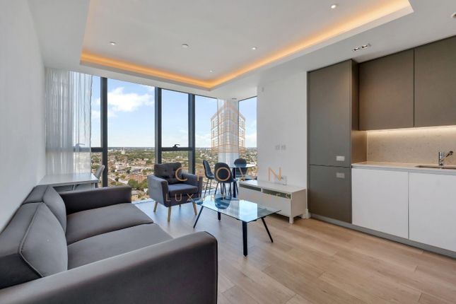Apartment 171, 1, Carrara Tower, Bollinder Place, London photo 3
