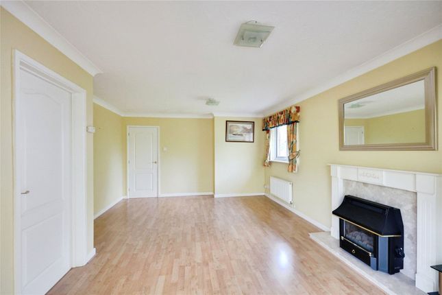 6, Hele Close, Barnstaple photo 3