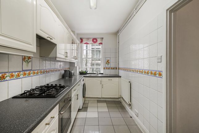 Room 4, Flat 42, Cumberland Court, Great Cumberland Place, London photo 4