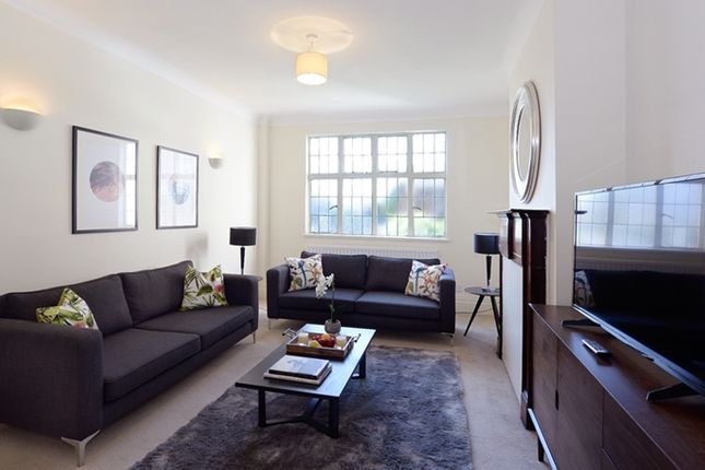 Flat 16 Strathmore Court, 143, Park Road, St Johns Wood photo 3