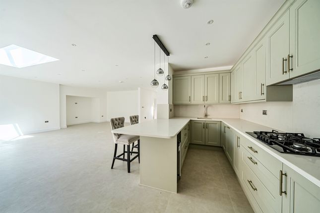 91, Highview Avenue, Edgware photo 3
