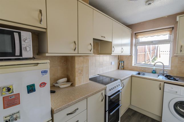 325, Holton Road, Barry photo 4