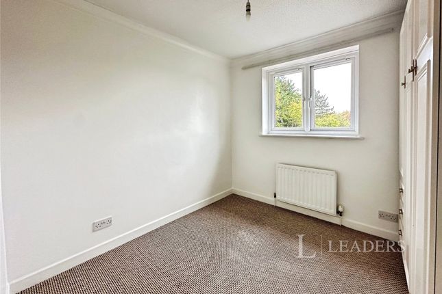 33, Cherry Orchard, Warwickshire photo 5