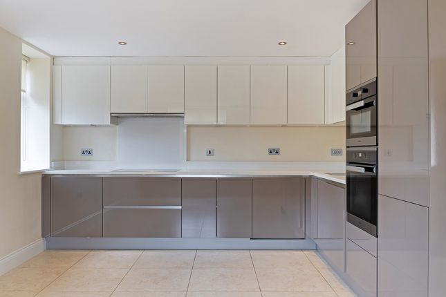 23 Argyll House, Marlborough Drive, Bushey photo 4