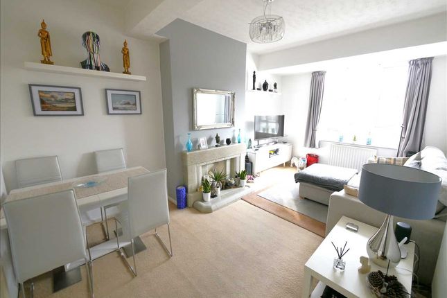 Flat for sale in Strand Parade, The Boulevard, Worthing