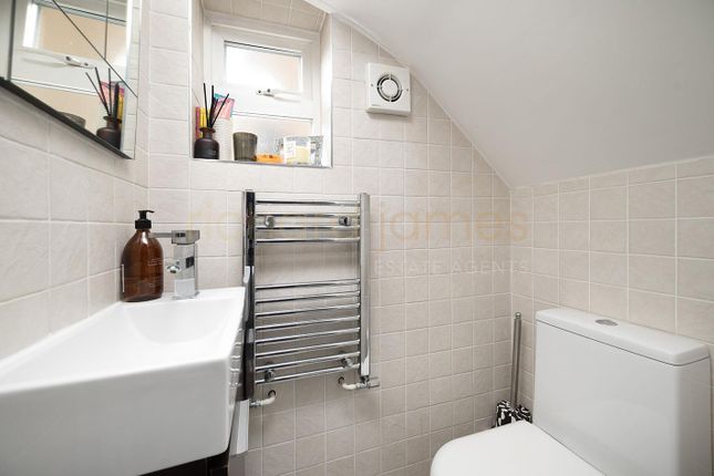 66, Stoneyfields Lane, Edgware photo 4