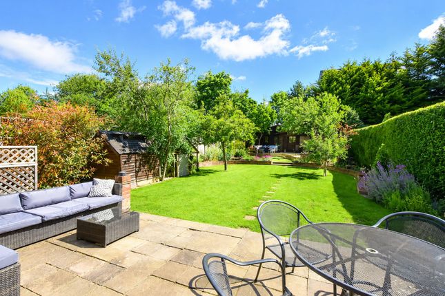 32 Cassiobury Drive, Watford photo 2