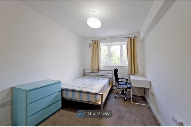 Flat, Scafell Stanhope St, London photo 4